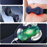 Personne en télétravail portant une ceinture chauffante pour soulager la douleur lombaire et le bas du dos